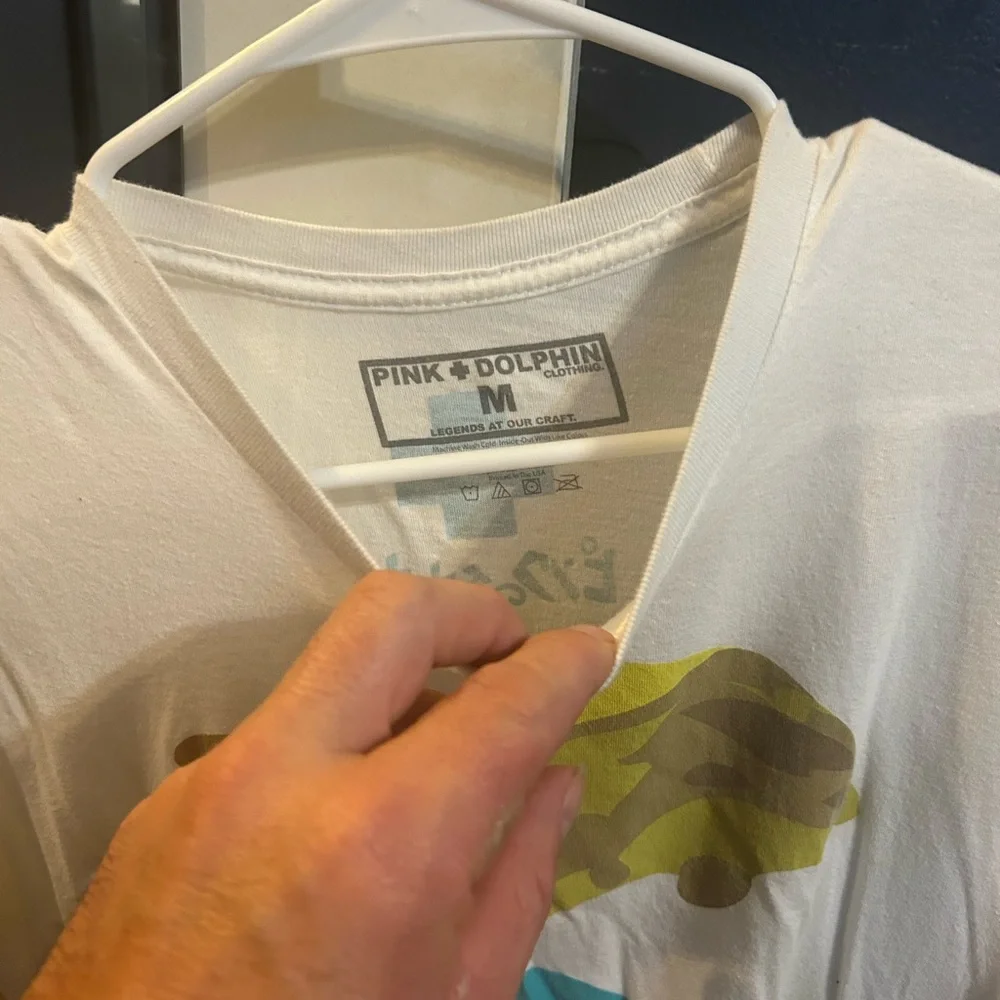Pink dolphin tee - Picture 2 of 3
